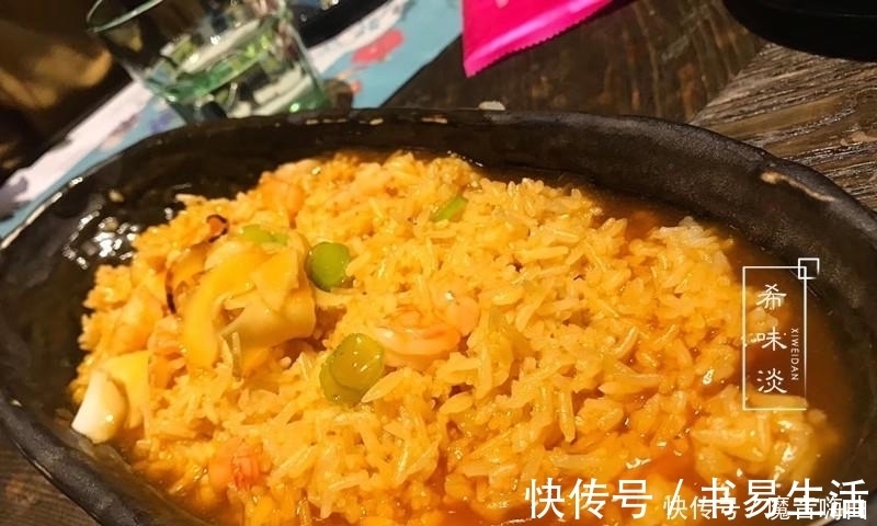 老公|周末邻居请下馆子,摆满一桌,全是特色菜,老公:点菜有水平!