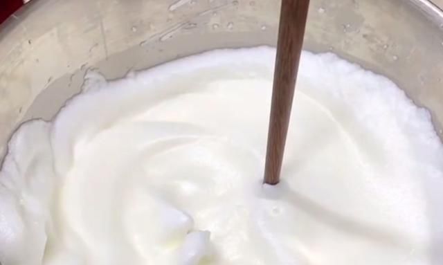 蛋糕|教你制作完美的戚风蛋糕,只要掌握这六点,烤好蓬松暄软又细腻