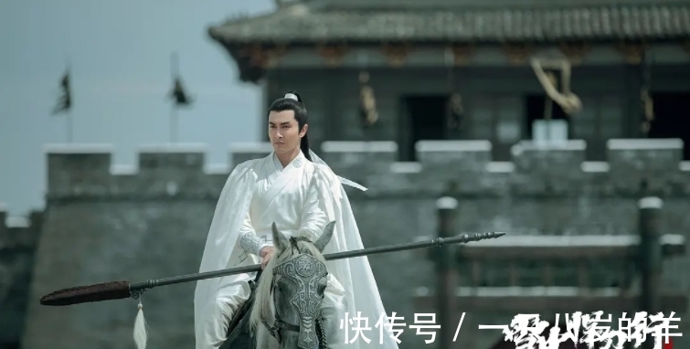 绝世高手$李淳罡死后,徐凤年身边又来了个绝世高手,有“北凉核弹”之称