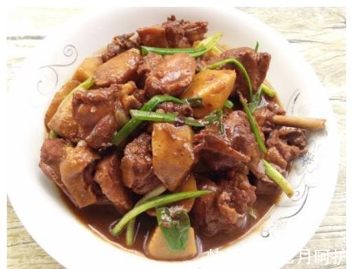 芋头烧鸭|孩子每天晚上吹空调睡觉容易受凉,多吃滋补菜,提高免疫力