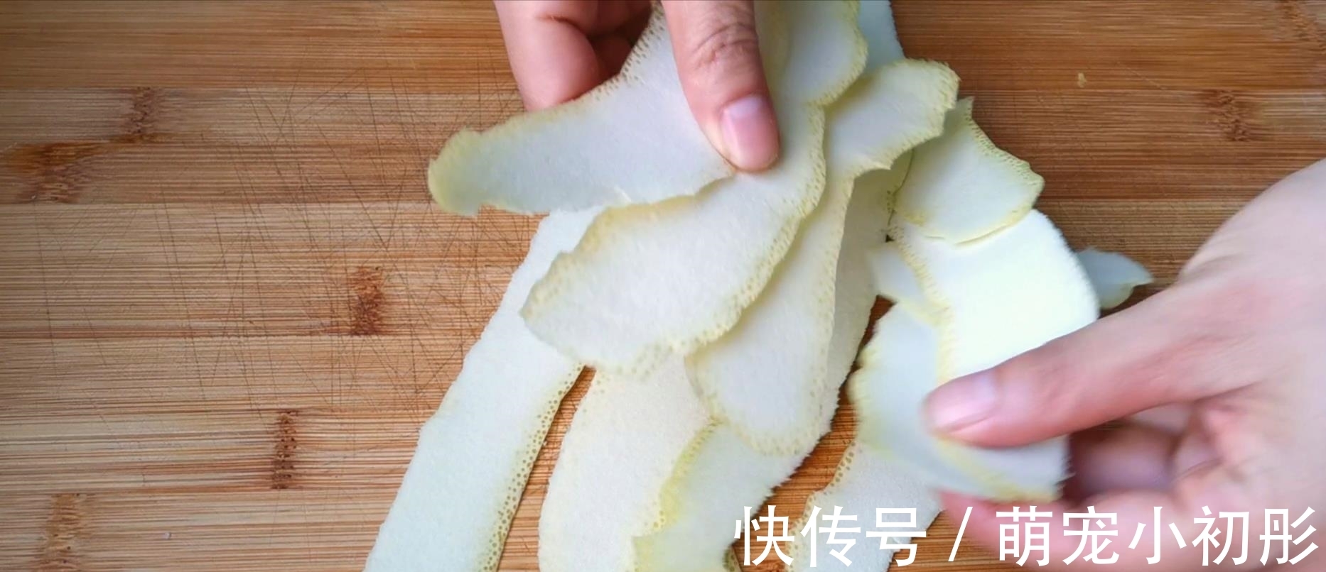 吃不完的柚子别扔，做成蜂蜜柚子茶太美味，酸甜可口，吃半年不坏