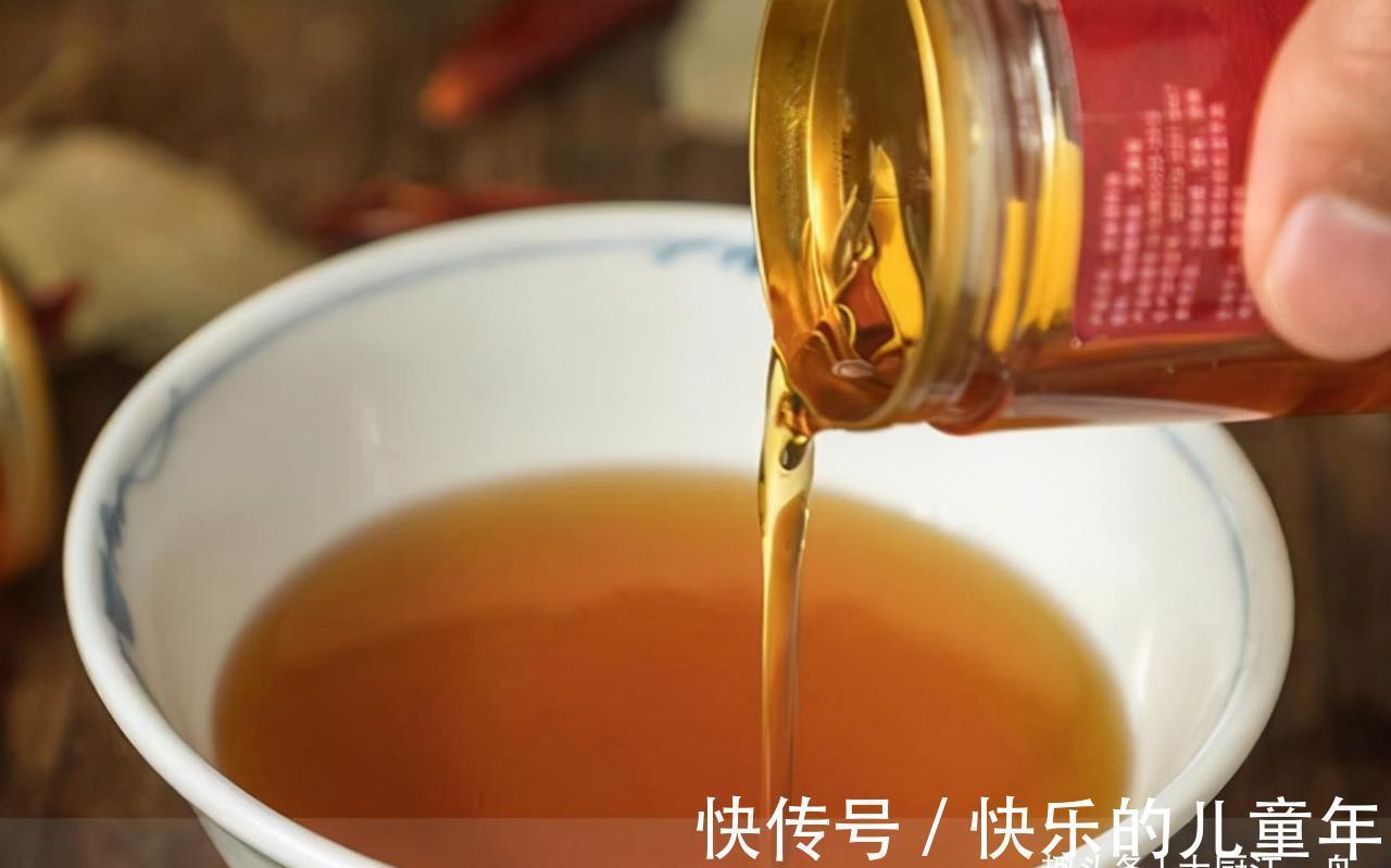 香油瓶|买香油，不是越贵越好，油瓶身上有这“3行字”，弄懂再买不吃亏