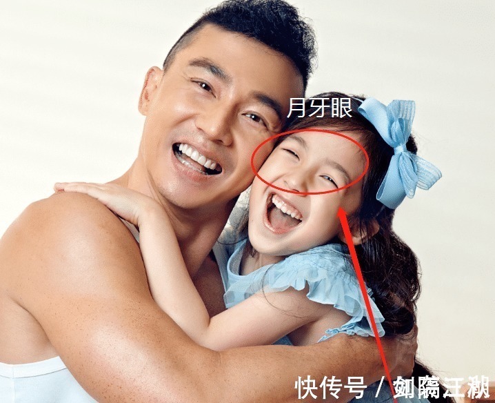 女儿|刘畊宏女儿五官长开，7岁小泡芙“月牙眼”太抢镜，小萌娃无疑了