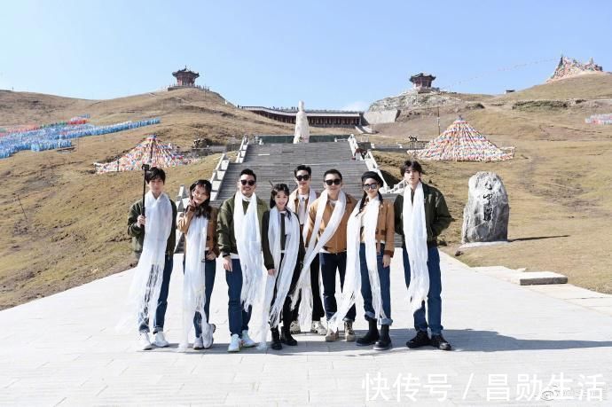 奔跑吧黃河篇首播:蔡徐坤騎牦牛,baby吃大蒜,成毅又憨又認真