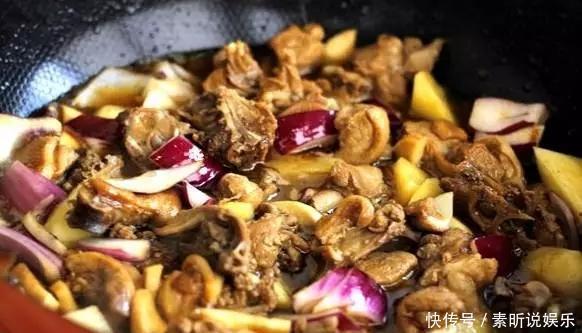 新来厨师的几道菜让即将倒闭的酒楼重新红火