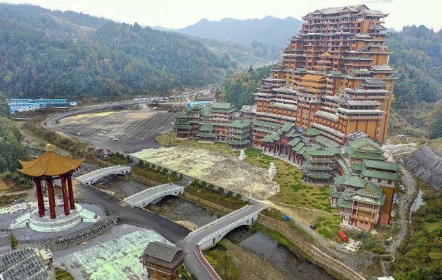 建筑|全球最大的水族建筑：高达99.9米耗2亿打造，整栋建筑没用一颗钉子