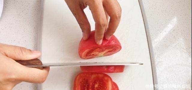 西红柿|每天晚餐吃这个减脂汤,一段时间腰细了脸小了,瘦子别喝怕你太瘦