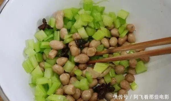 多吃这个凉拌菜,清爽可口,下酒开胃