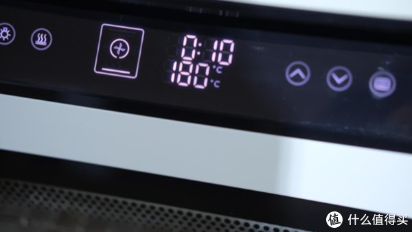 空气炸烤箱和烤箱有什么区别？用一个空气炸烤箱搞定一切料理，多功能才是王道！