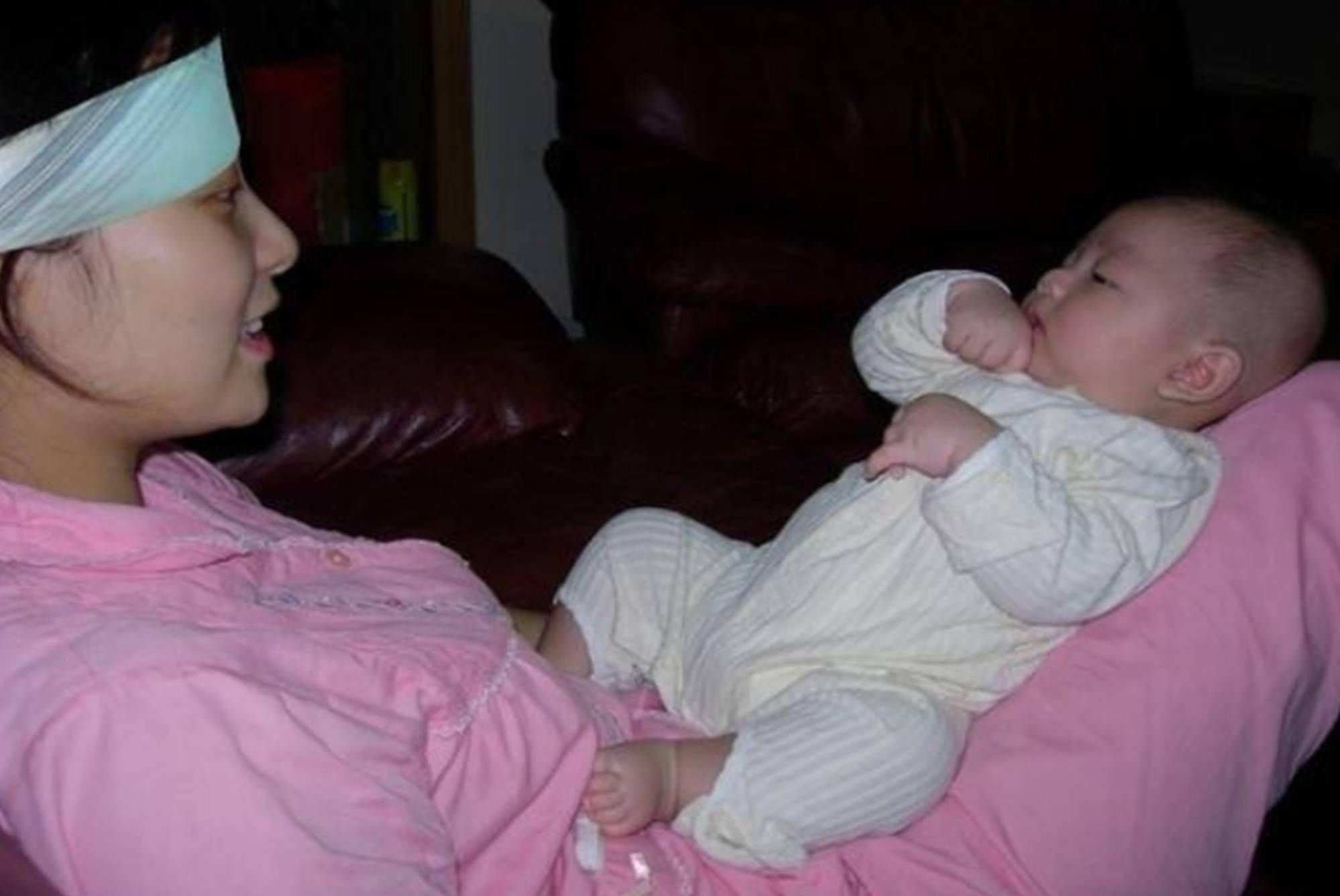 女儿|不让女儿回娘家坐月子，是怕影响家庭运气吗？有其他原因