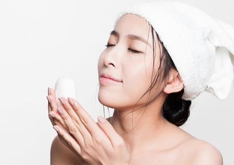 脸上暗沉无光泽特别蜡黄怎么办?这些有关提亮肤色的技巧记得收藏