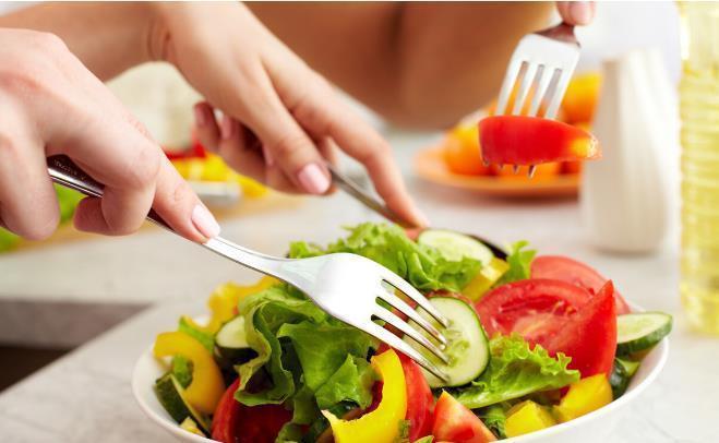 摄入量|60岁以上老年人想要健康长寿，几个“吃”上的习惯，应当警惕