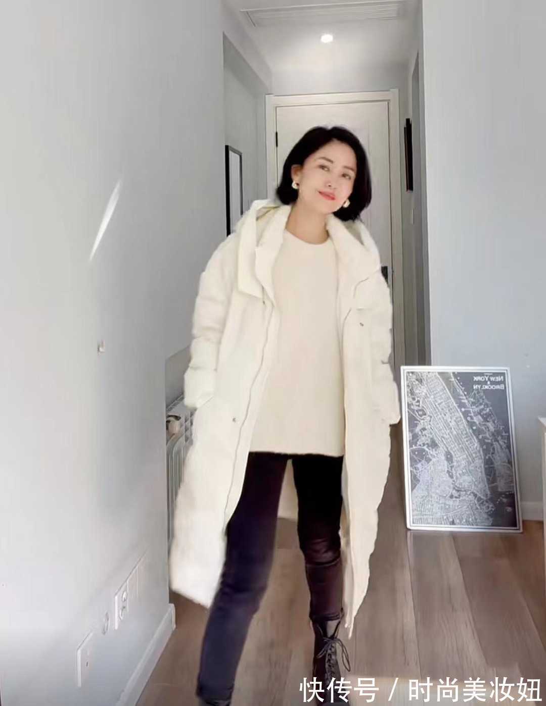 马丁靴 冬季还是“羽绒服”实穿,教你4种搭配思路,不仅保暖还显腿长