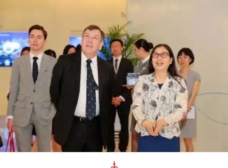 张建国|和孟军离婚后,这个女人让任正非眼前一亮,最终成华为重要人物