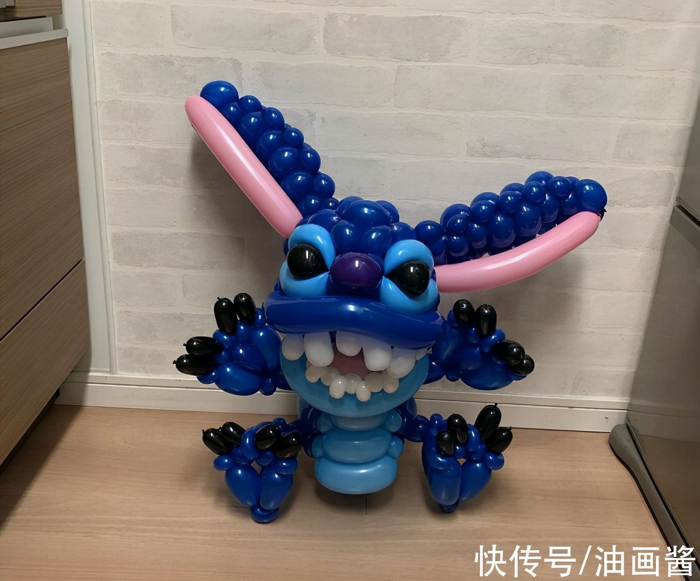 卡通角色|该来的还是来了!童年梦想成真,他用气球扭出经典的卡通角色