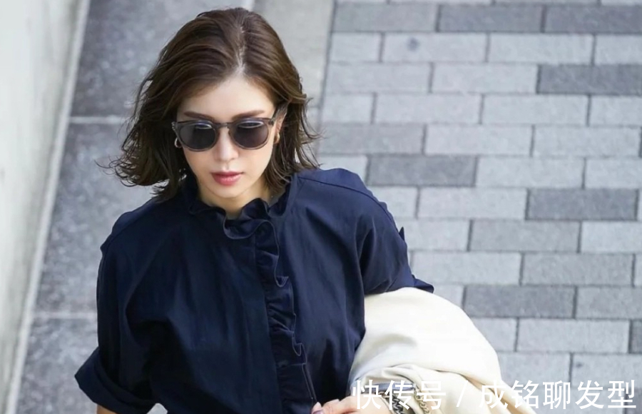 减龄 四五十岁的女性换发型,与其为了减龄去装嫩,不如优雅知性显高级