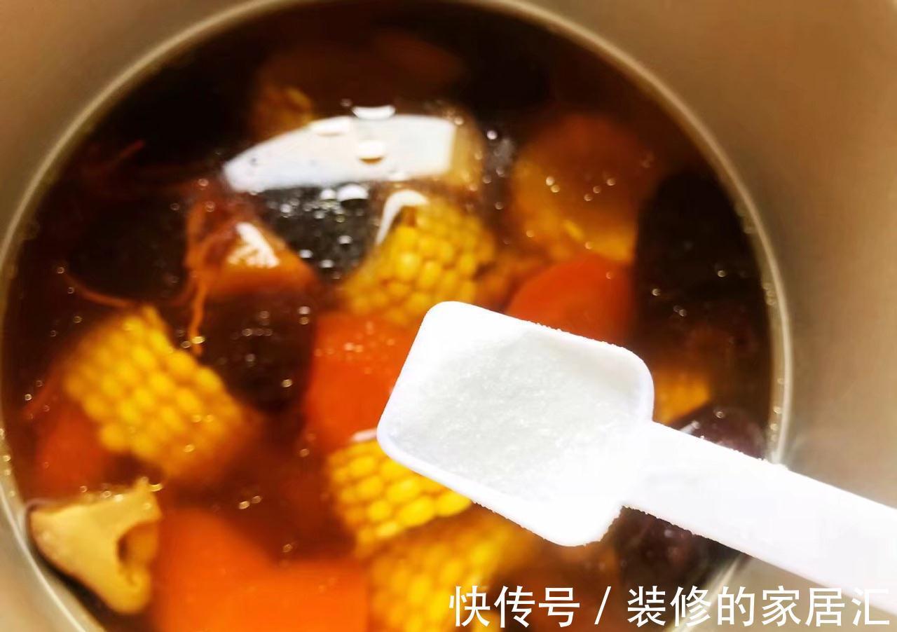 秋季养生多喝虫草花排骨汤,滋补身体,清淡滋润味道很不错