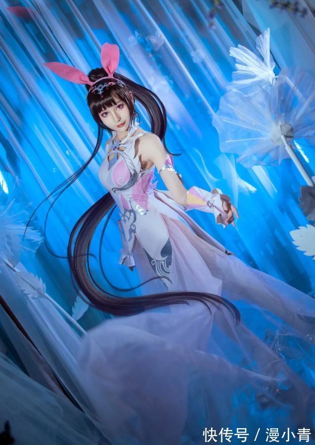 身材|《斗罗》美女COS小舞,颜值超标,身材傲人,粉丝:心动的感觉