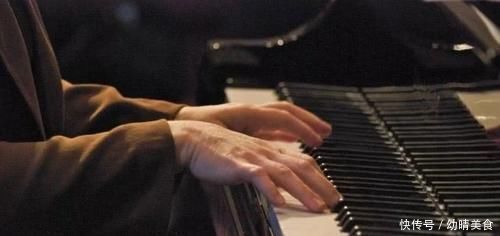 保鲜膜|如何让双手达到“手模”标准掌握3种方法,让你的手指又细又长