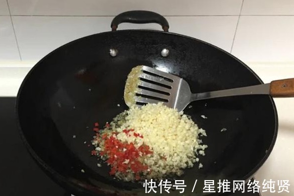 鸡汁|蒜蓉粉丝开背虾的家常做法,好看又好吃,小朋友吃得津津有味