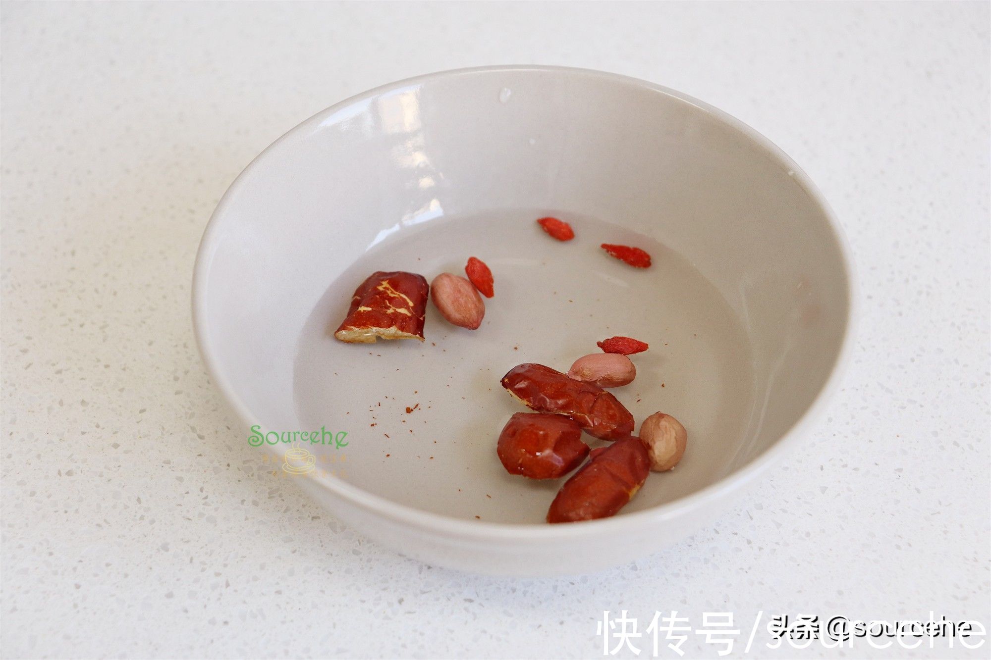 冬天煮豆浆别只放黄豆，多加3物，每天一杯，脸色红润气质绝佳