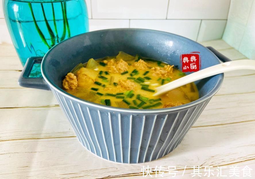 好吃|好吃不胖的冬瓜肉圆汤，鲜美嫩滑，天热做起来