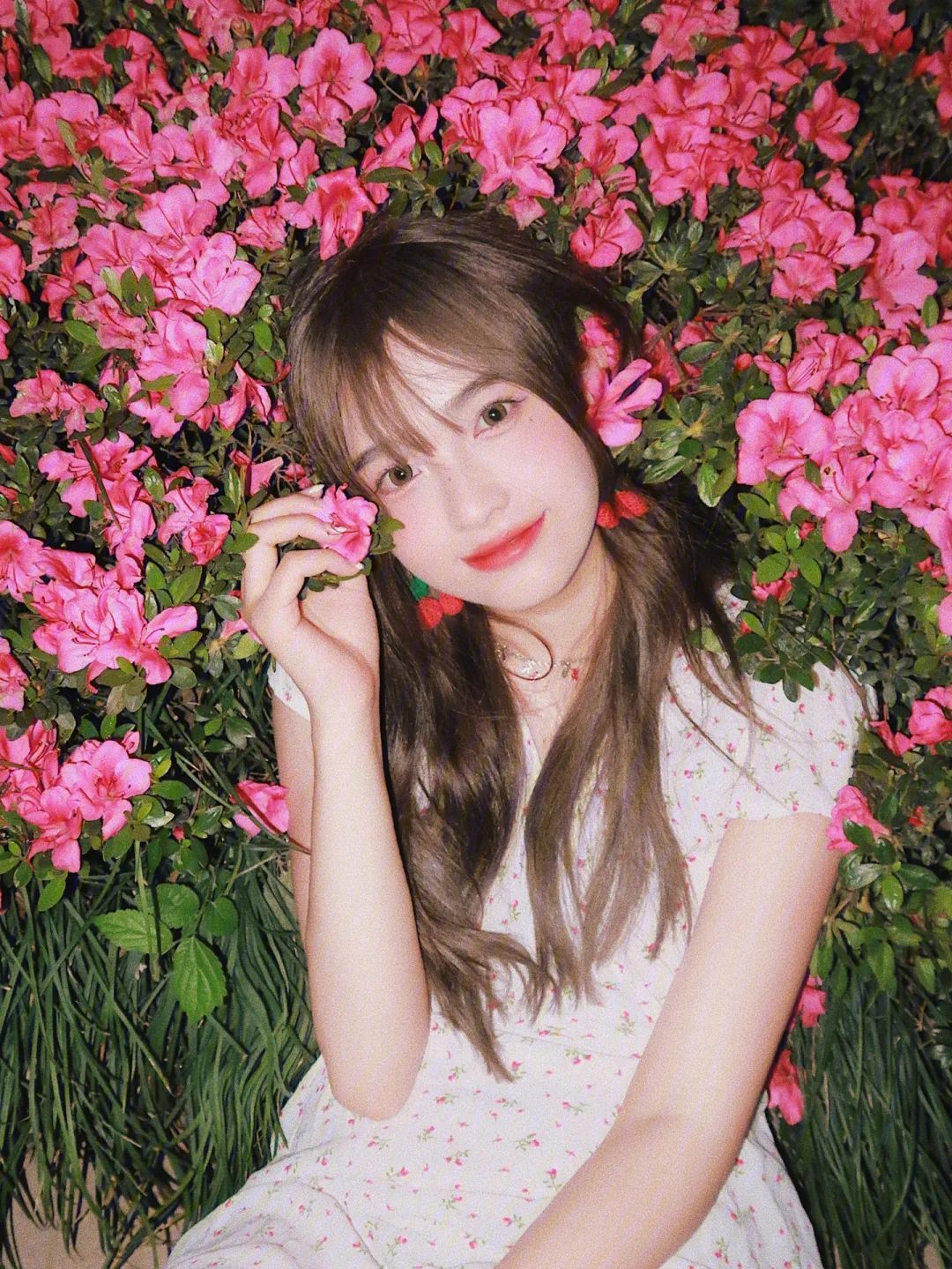 小姐姐|裙子款式太多怎么选？今夏流行穿“茶歇裙”，气质又显高