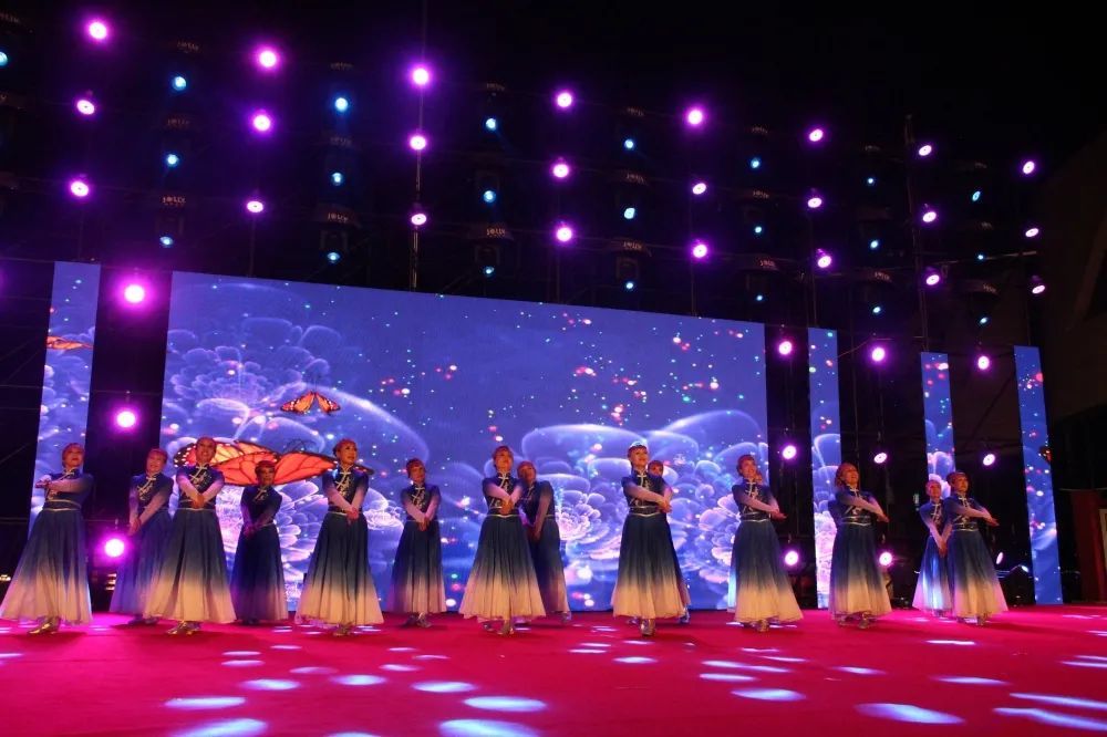 文体大餐$【书写群众满意的“民生答卷”】莱山区“文体大餐”点亮群众多彩生活