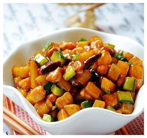 美食推荐：蒜爆猪肚，宫保土豆，锅包肉，老虎杠子鸡的做法