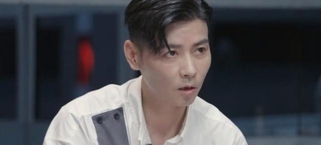 男流明星成普信男,陈小春参加节目变大爷,言承旭张云龙深情对视