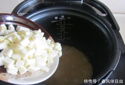 技巧|煮小米粥,别直接加水!教你3个煮粥小技巧,米粥香浓好喝米油多