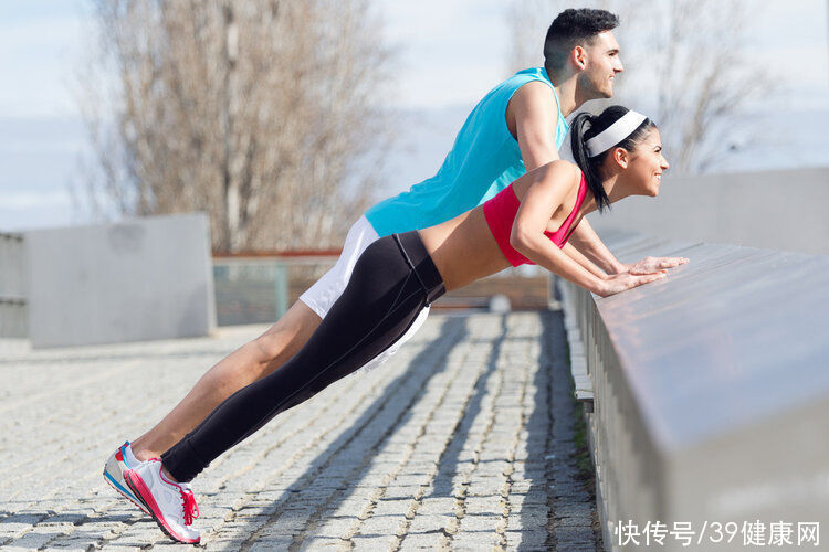 肌肉|每天坚持俯卧撑的男人，最后都怎样了？这4大好处会自动找上门