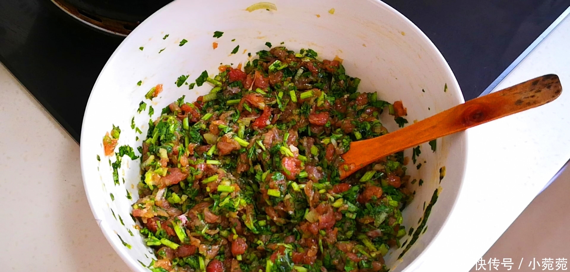 爱吃馄饨不会包?教你懒人做法,从擀皮到调馅讲解详细,太简单了