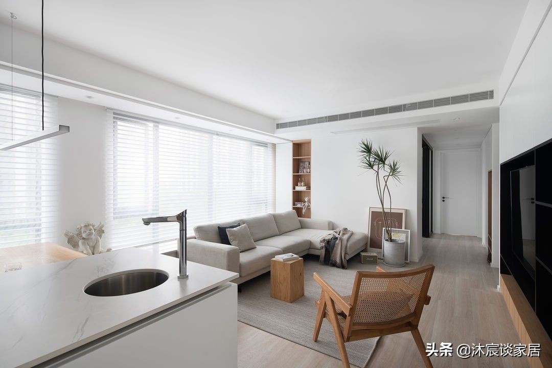 家居|不顾家人反对买下“横厅”，装修后全屋“真香”，开阔大气又敞亮