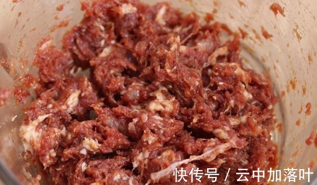 自制千层猪肉饼，好吃不腻，外皮酥脆，馅料鲜香，真解馋！