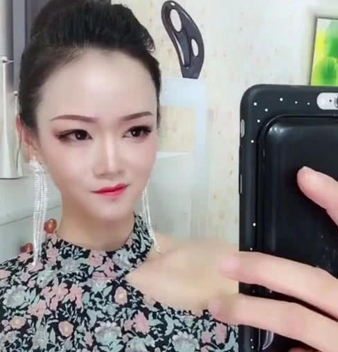 夜店妆|小姐姐化夜店妆走红!卸完妆的那一刻,网友:打扰了,告辞!