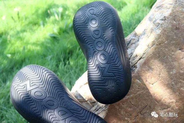拖鞋|换鞋解乏，缓解脚压，咕咚运动舒缓拖鞋体验