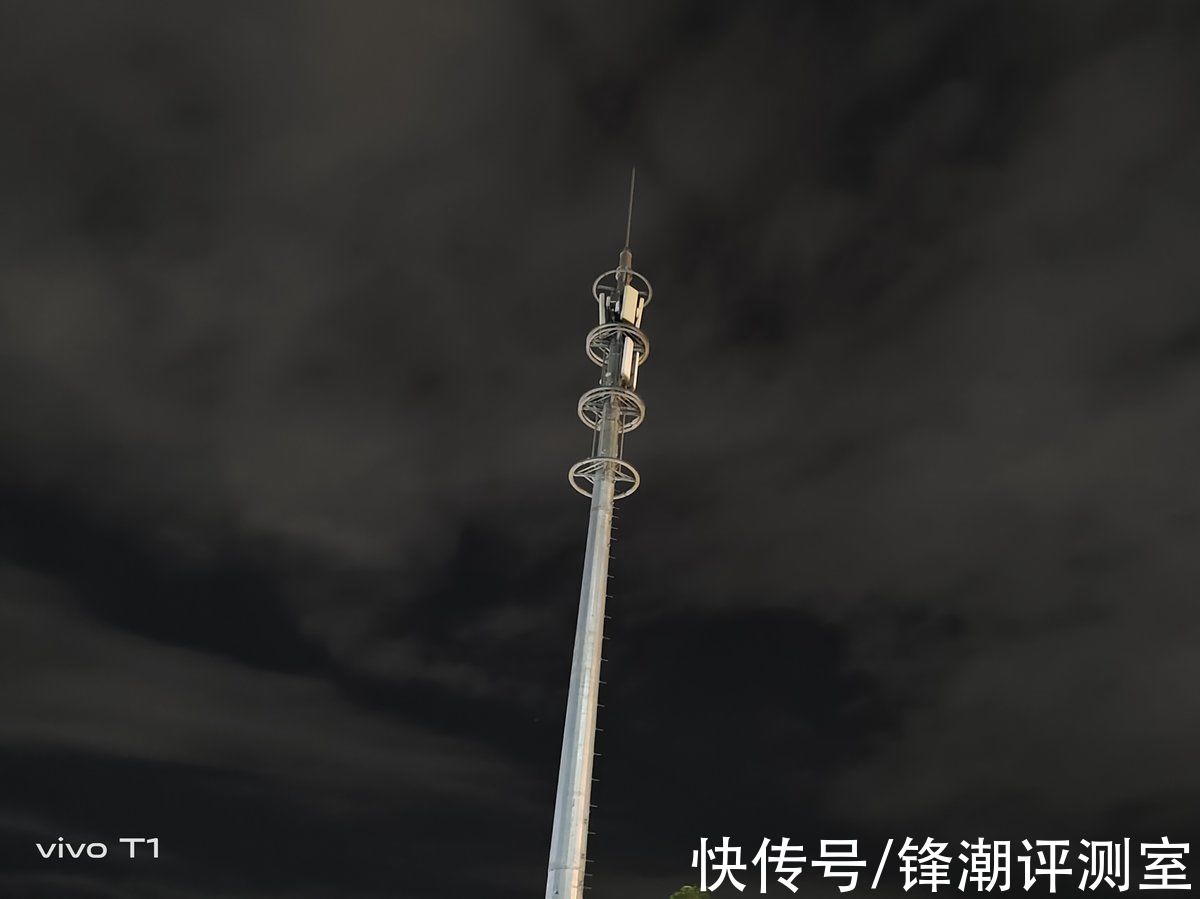 夜景|vivo T1评测：潮流外观、优秀影像，T系列这个开头不错