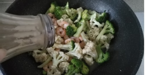  菜花西蓝花怎么炒才正确？有人第一步就做错，怪不得炒出来不好吃