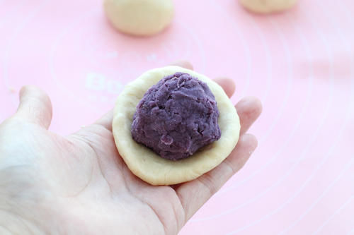 山药加紫薯做成松软小饼，营养翻倍有益身体健康，比包子馒头简单