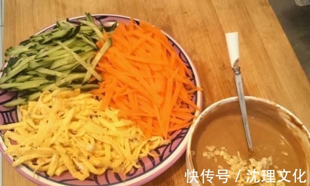 蛋皮丝|别再喝骨头汤了,它才是“补钙之王”,促进骨骼发育,孩子要多吃