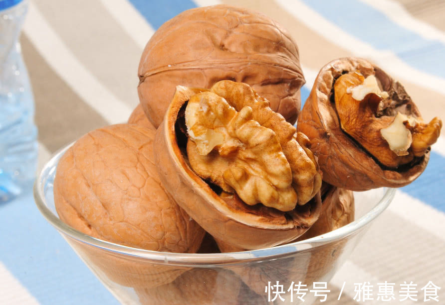 血糖|糖尿病有3个“死对头”,经常吃些,让血糖蹭蹭降,胜过胰岛素!