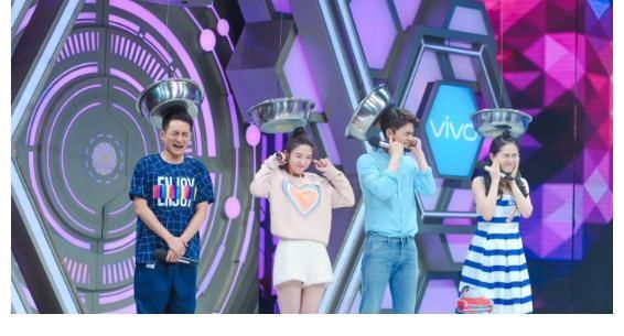 阿s《快本》4位男星现场量腿长,吴磊熊梓淇没啥,丁程鑫比例让我爱了