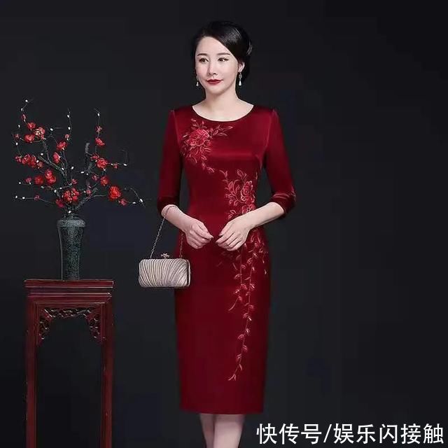 提升|妈妈喜庆装穿搭!提升整体气质，简单来说就是“哪里好看露哪里”