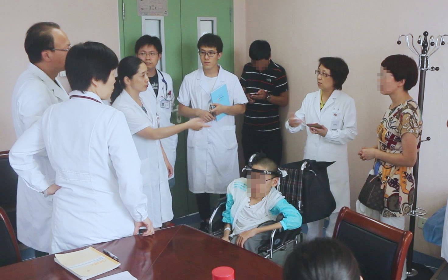 门诊|他们组建联合门诊，为罕见病患儿“拓宽”生命