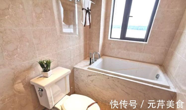 主卧室|132㎡轻奢三居室,南北通透双阳台,朋友说这套房子可以打99分