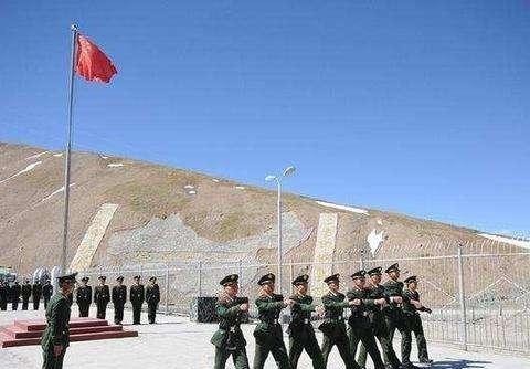 有人|左宗棠曾设立一哨所,民国时仍有人驻守,见我军将士:换军装了?