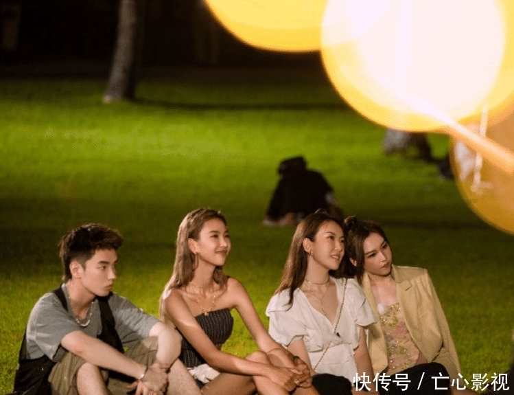 综艺 《我们恋爱吧3》将袭?确认回归嘉宾是老熟人,拟邀有几位综艺咖