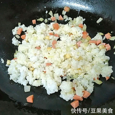 老抽|#一口新年味，全家享佳味#虎虎生威蛋炒饭