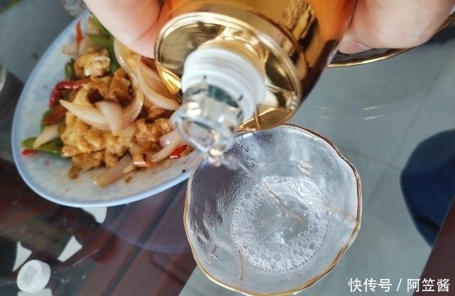 商品|酒精酒已经被淘汰,商品酒成了粮食酒,是真的改变还是只换马甲